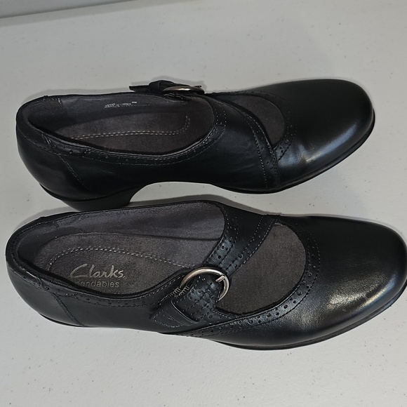 Clarks Bendables Wyld Mambo Mary Janes Black Buckle cutouts Size 8M VGUC Comfort - Picture 5 of 13